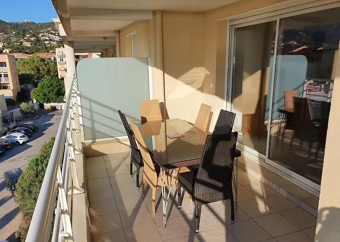 Port Calvi- T3 Sea View Apartment
